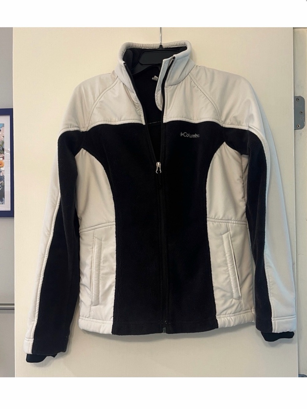 Columbia Women's Black and White Full Zip Up Fleece Jacket